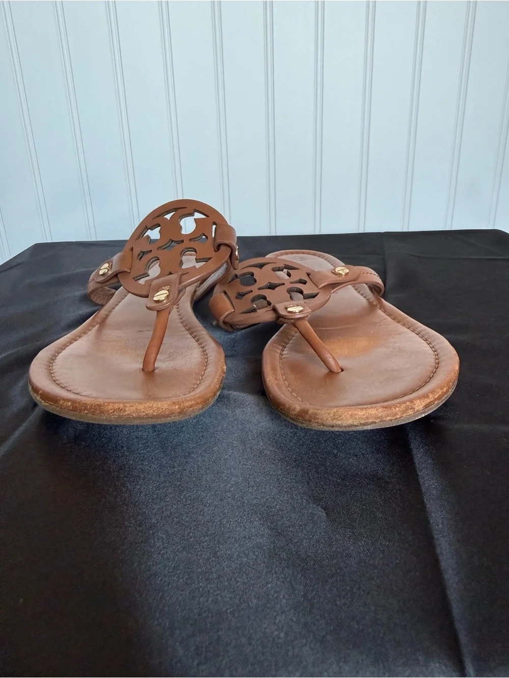 Tory Burch Miller Leather Logo Thong Sandals Brown Cognac Size 9M